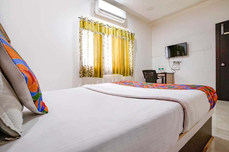 Fabexpress Sai Lodging,NASHIK ROAD RAILWAY STATION,2 star