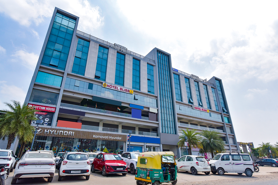 Fabhotel Bliss,Ahmedabad|India,5 star