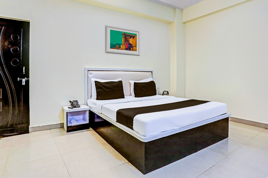 super hotel o hyderabad gate iit bhu