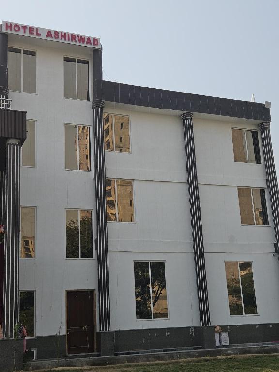 Hotel Ashirwad,,3 star