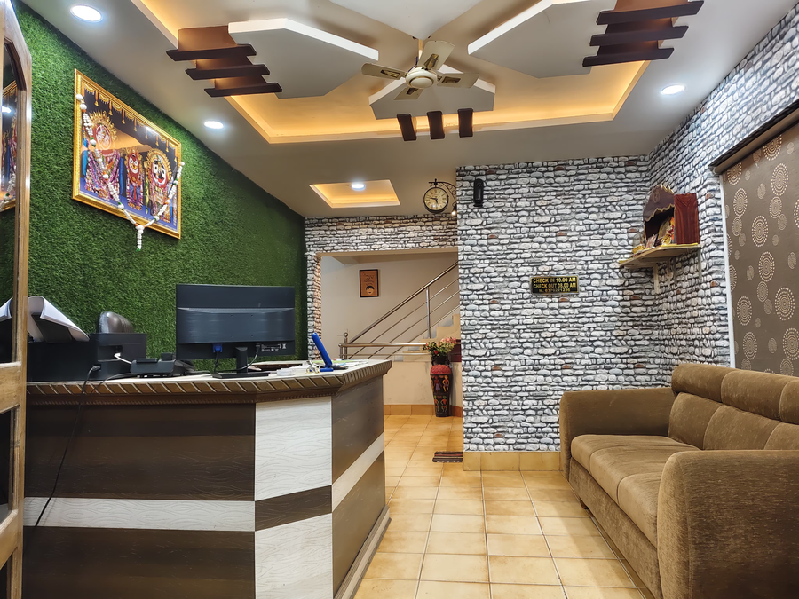 Hotel Bollywood 2.0,,3 star