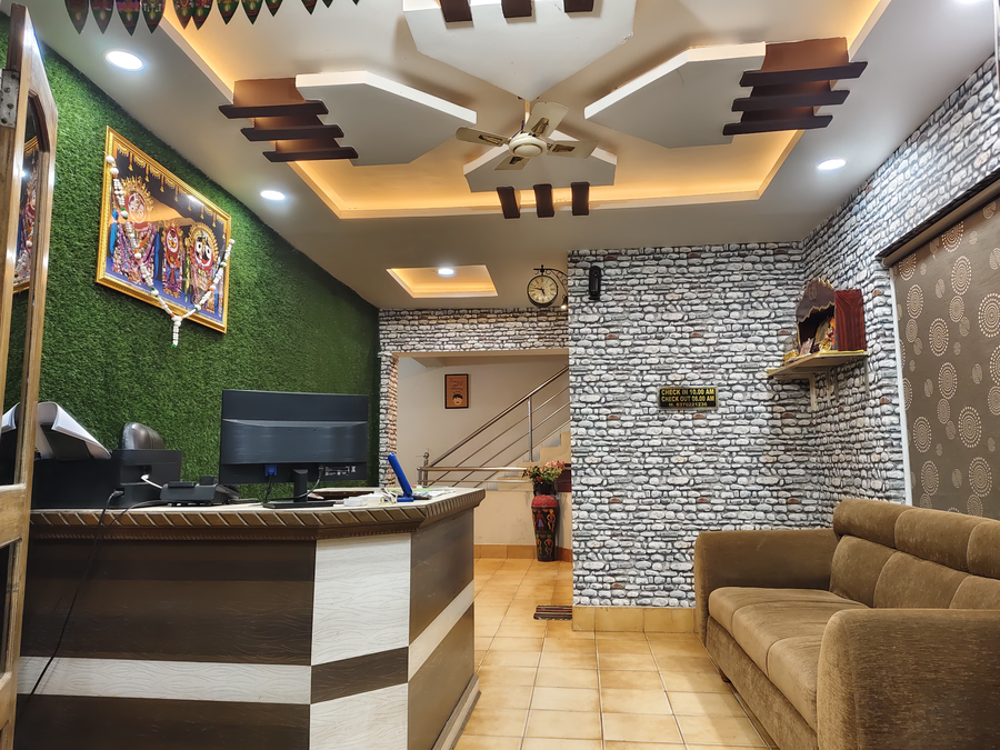 Hotel Bollywood 2.0,,3 star