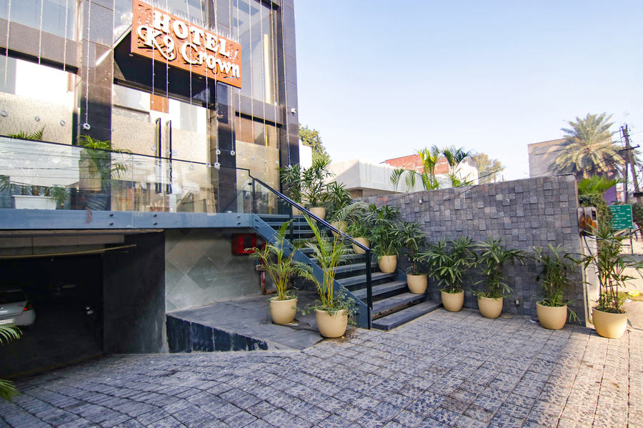 fabhotel prime k9 crown