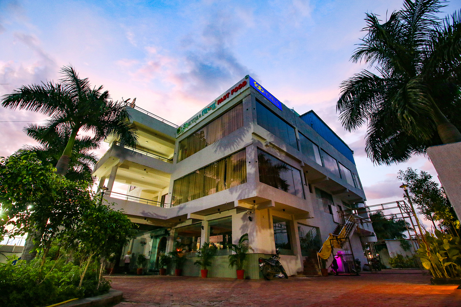 Fabhotel Sharma & Vishnu Garden,Bhopal|India,3 star