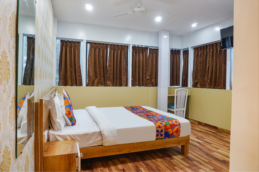 fabhotel tan square