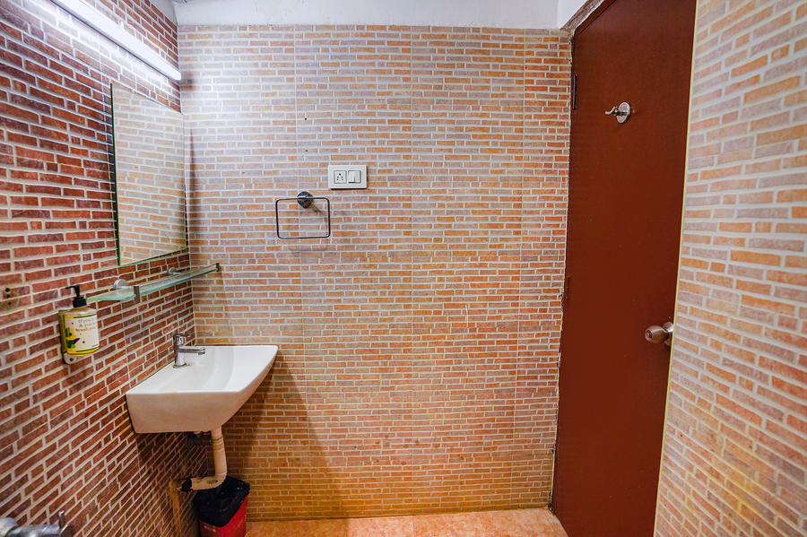 fabhotel earth nr guindy industrial estate