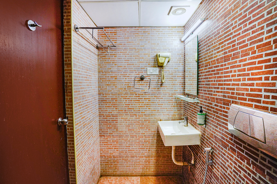 fabhotel earth nr guindy industrial estate