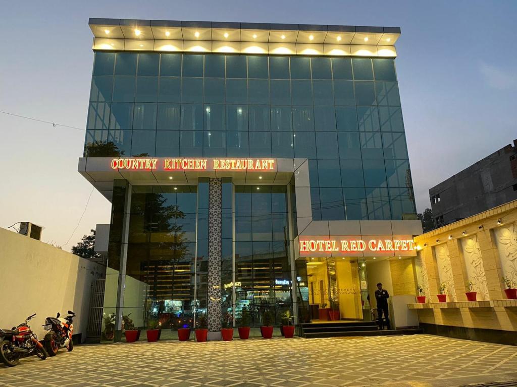 hotel sahibs red carpet