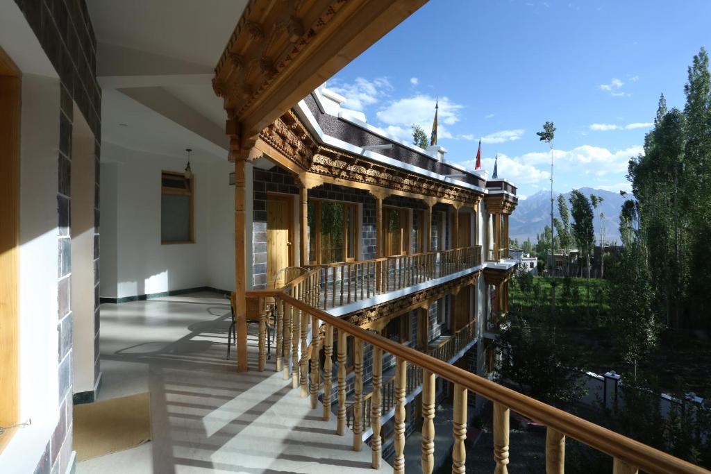 Hotel Lhalingkha,Upper Tukcha Road,3 star