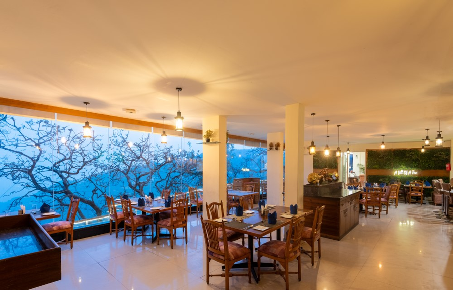 Hotel Green Castle Mall Road,Mall Rd,4 star