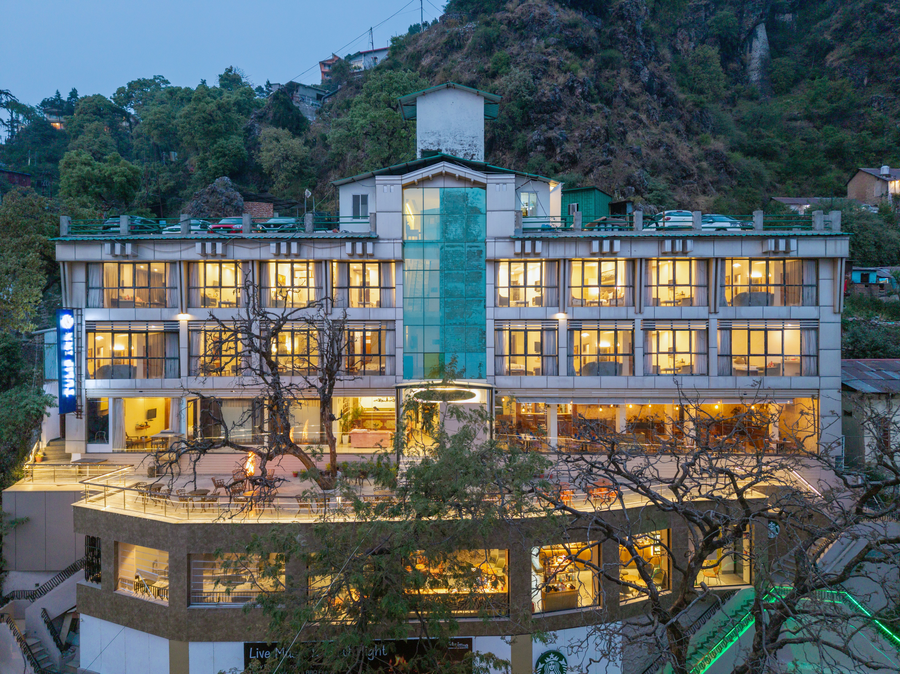 Hotel Green Castle Mall Road,Mall Rd,4 star