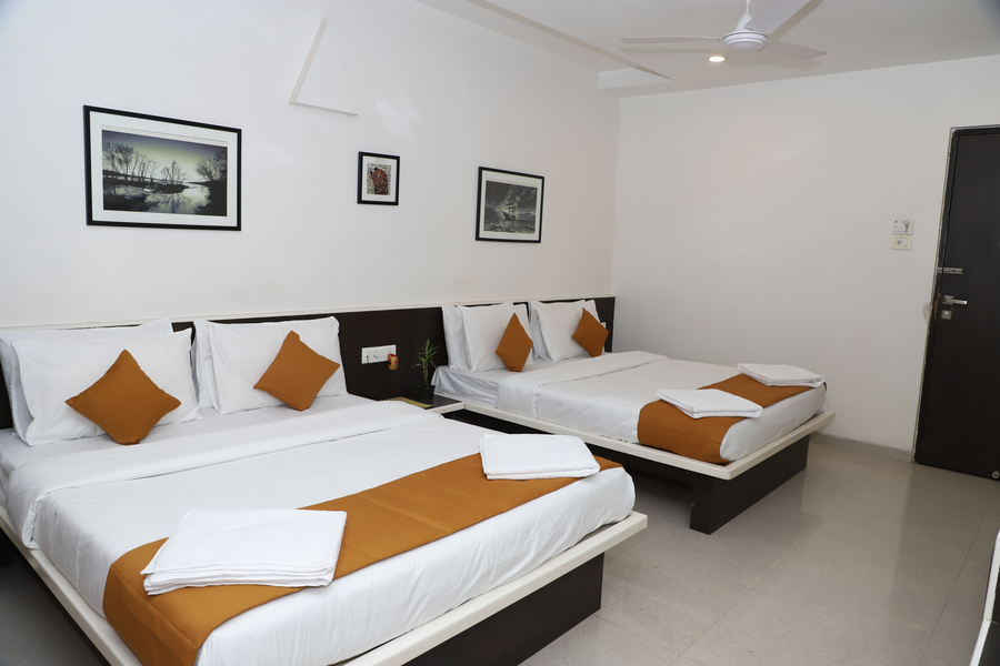 hotel sai bansi 100 meter from saibaba samadhi temple