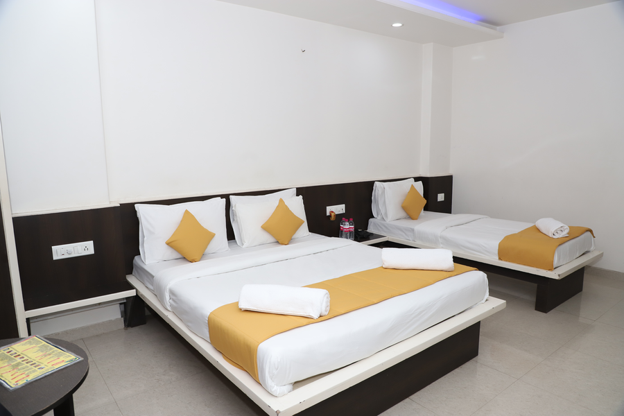 hotel sai bansi 100 meter from saibaba samadhi temple