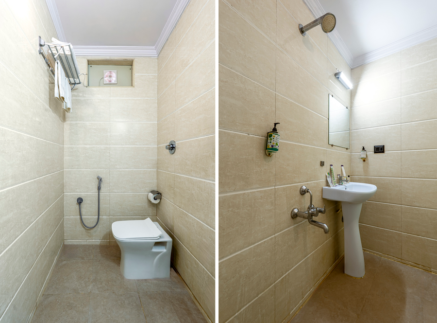 Treebo Marina Grand, Railway Station,Dondaparthy - Railway Station Road,3 star