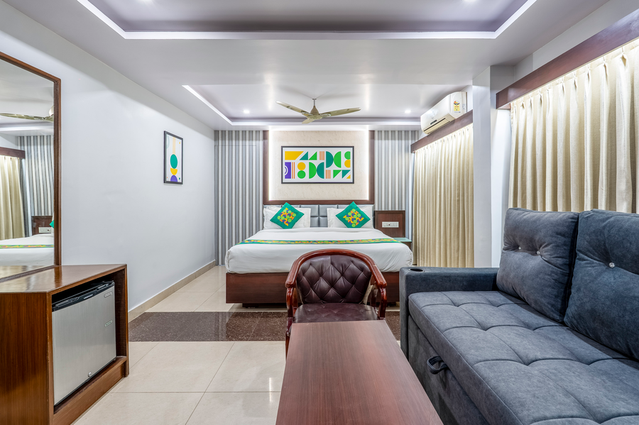 treebo marina grand railway station