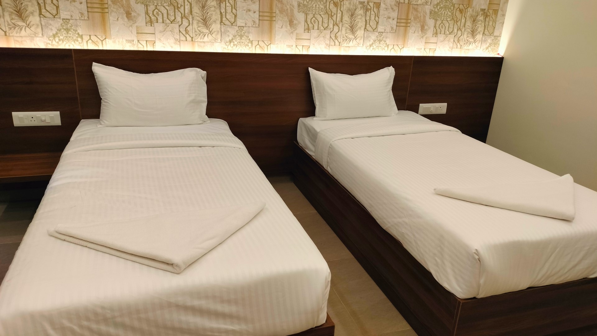 globus hotel by silicon hearth