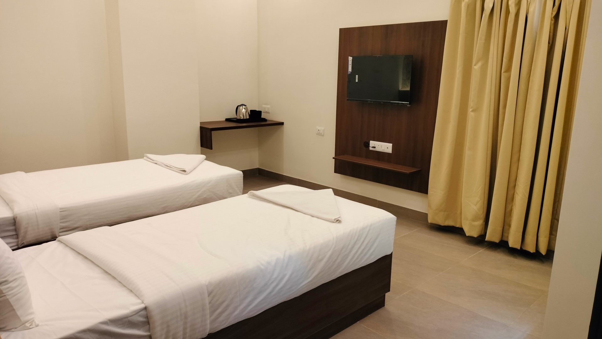 globus hotel by silicon hearth