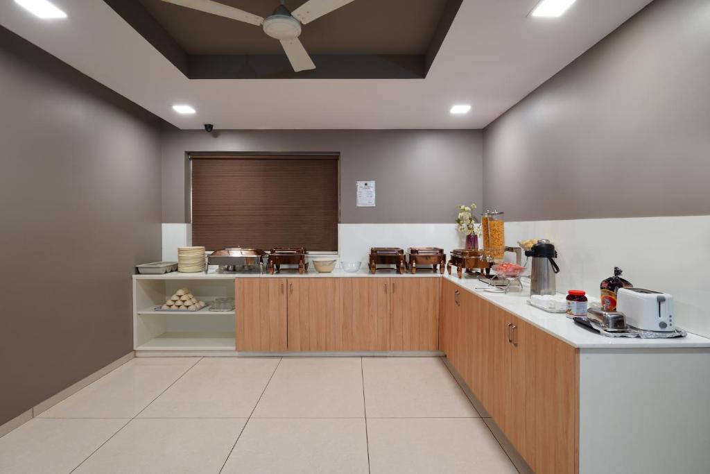 westside hotel gachibowli