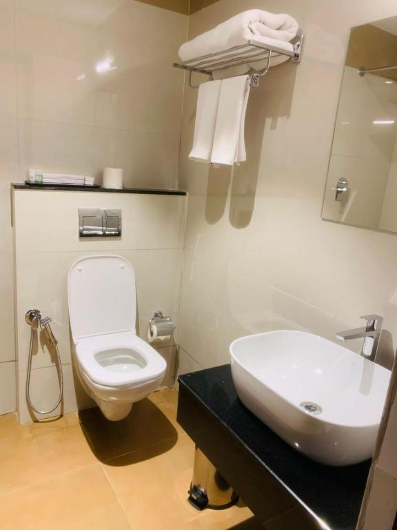rajathadri royal inn