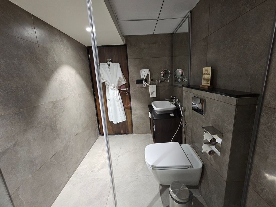 the fern wisteria resort dhari