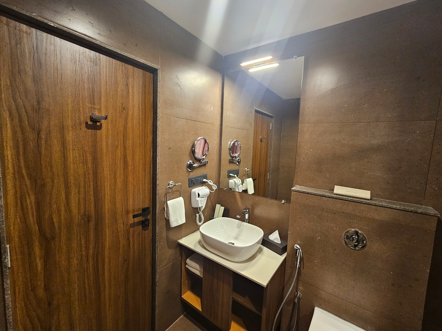 the fern wisteria resort dhari