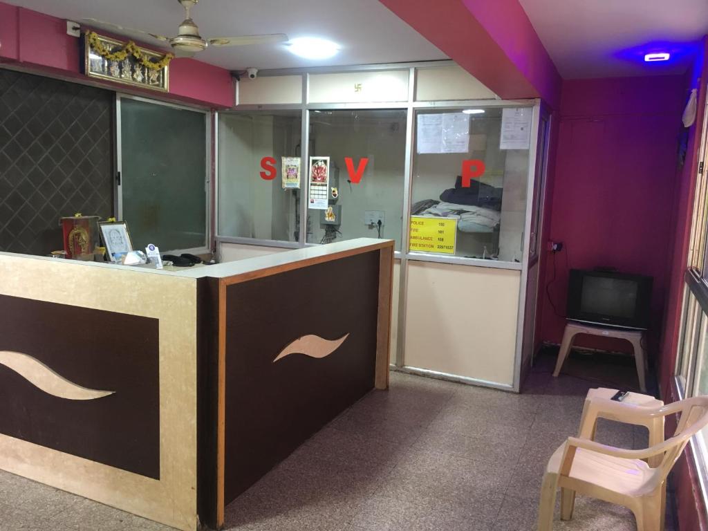 Sri Vijaya Palace Lodging,Hal/ Old Airport Road,3 star