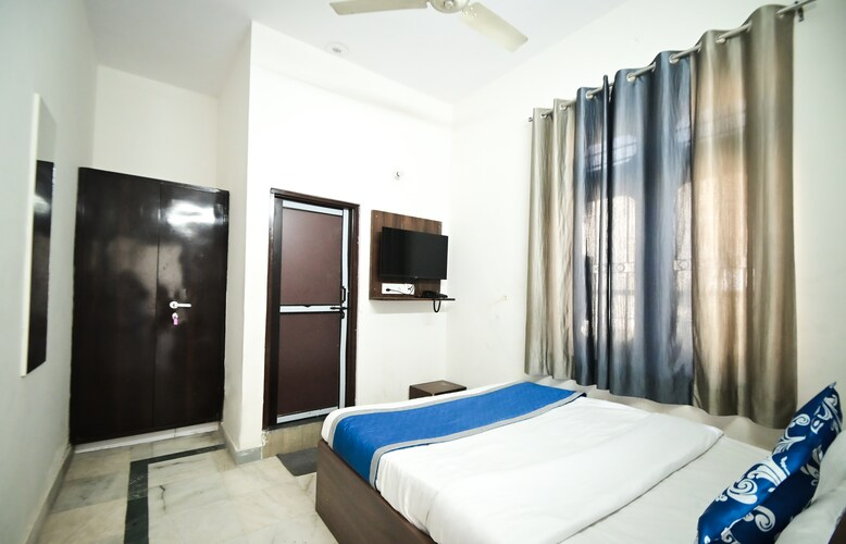hotel apoorv