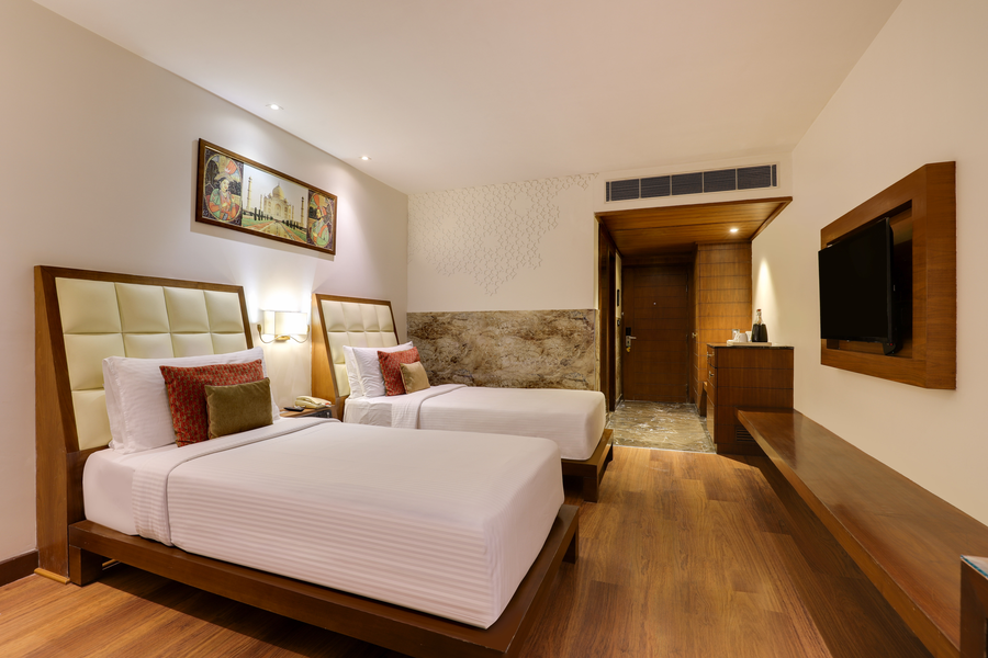 saura hotel agra a club mahindra associate
