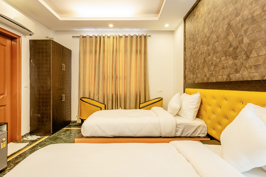 lime tree hotel huda city centre