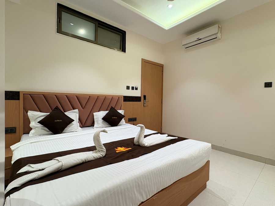 Hotel J K Palace,Akola>>Ahmednagar,3 star