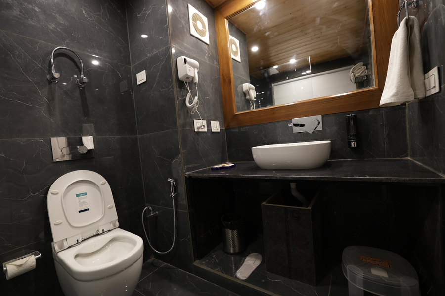 hyacinth hotel