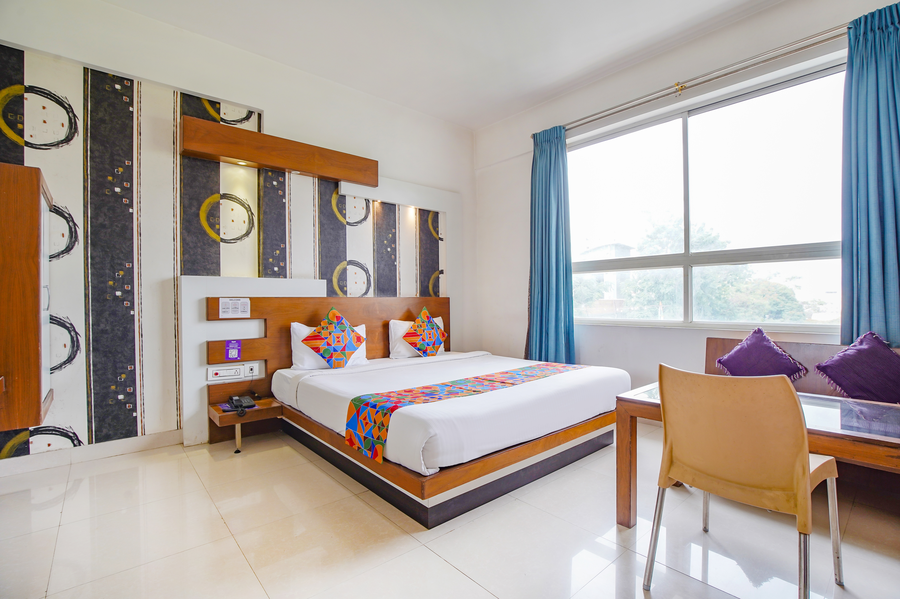 fabhotel emirates suites