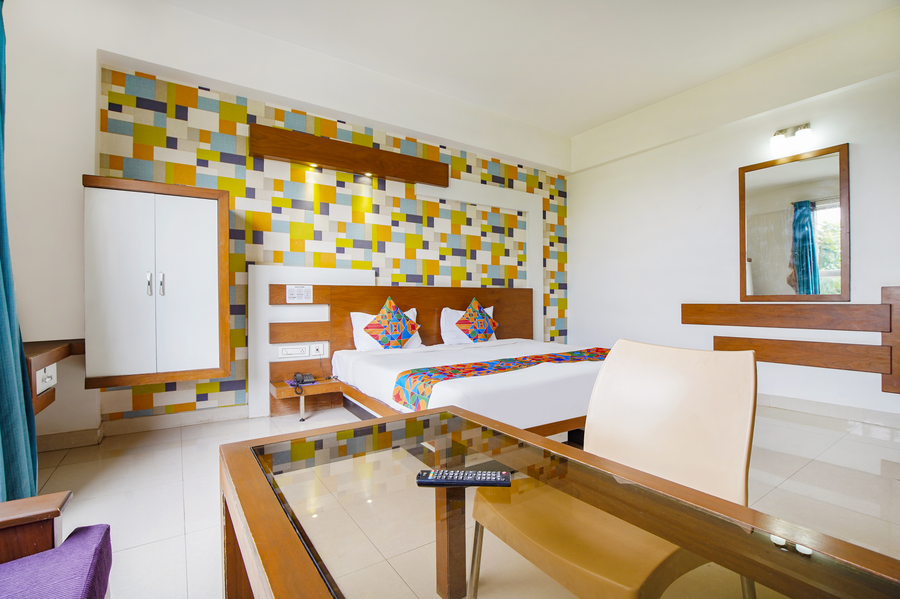 fabhotel emirates suites