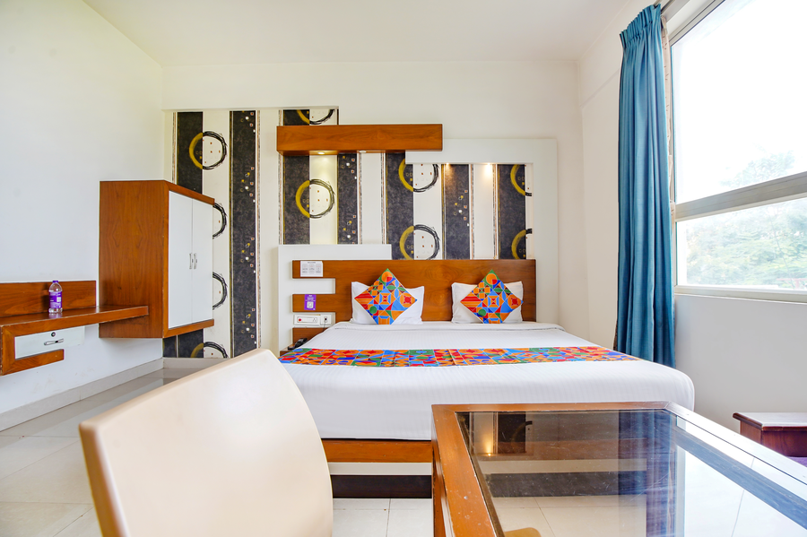 fabhotel emirates suites