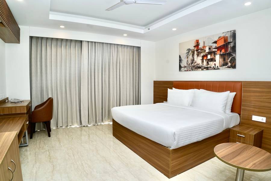 alivaa hotel gurugram sohna road city center