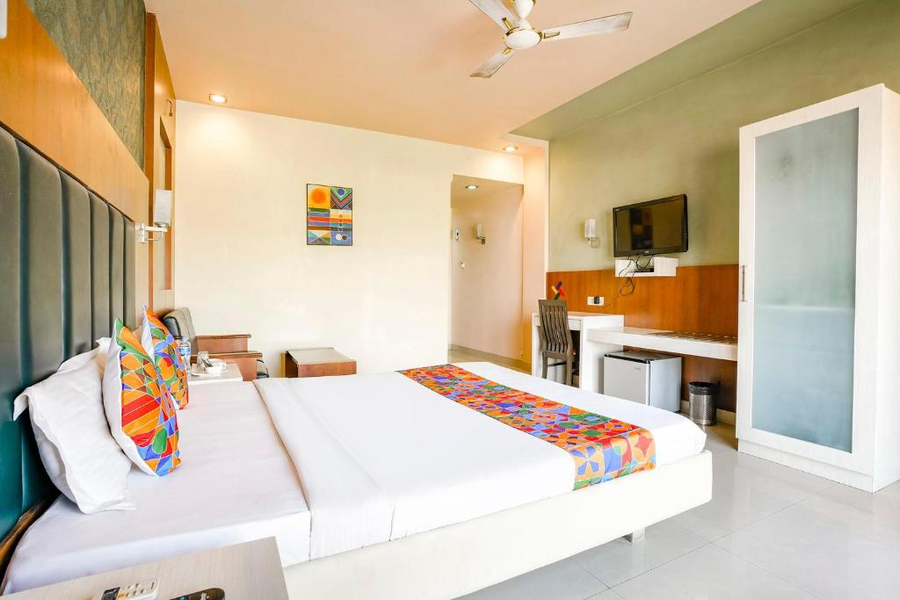 fabhotel devanshi inn