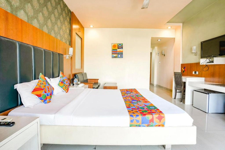 fabhotel devanshi inn