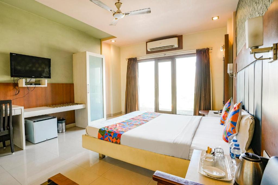 fabhotel devanshi inn