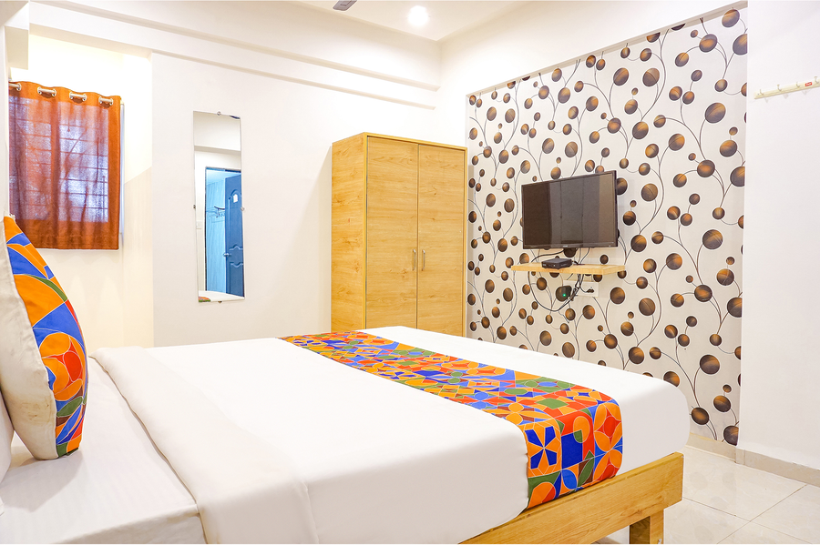 fabhotel saffron inn i