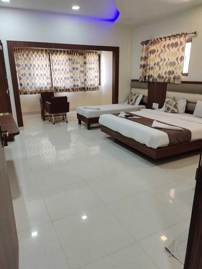 Hotel Golden Palms,Kalyan West,3 star