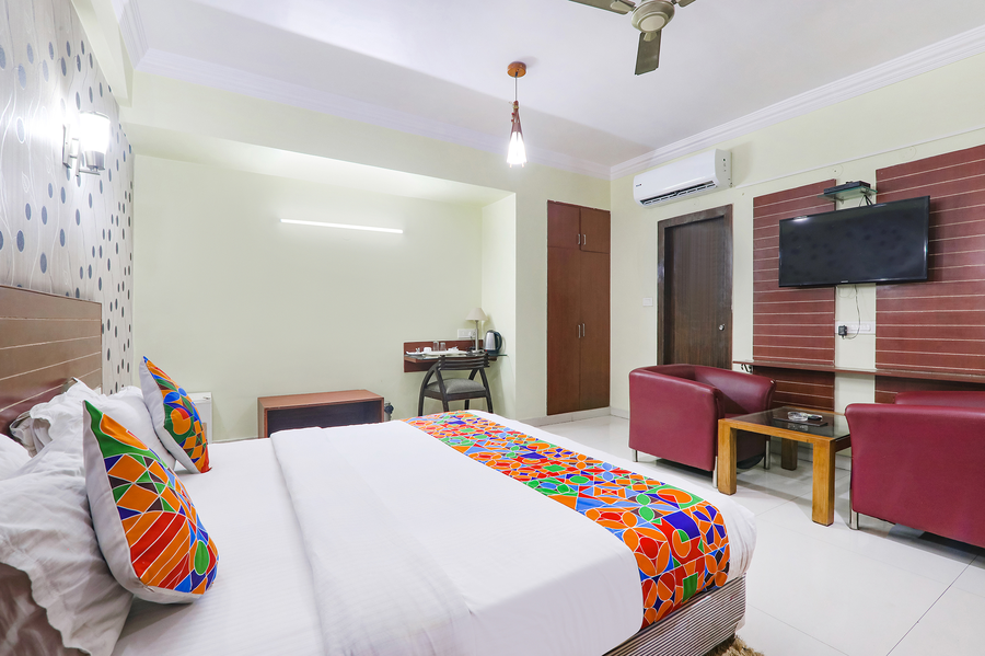 fabhotel royal ville