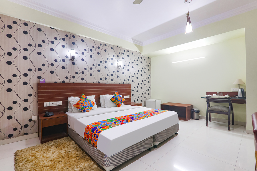 fabhotel royal ville
