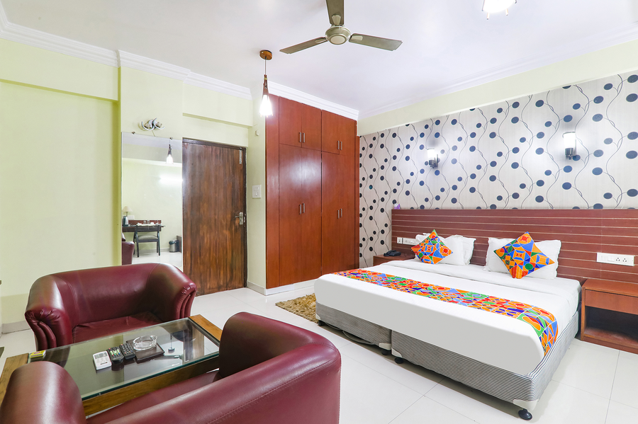 fabhotel royal ville