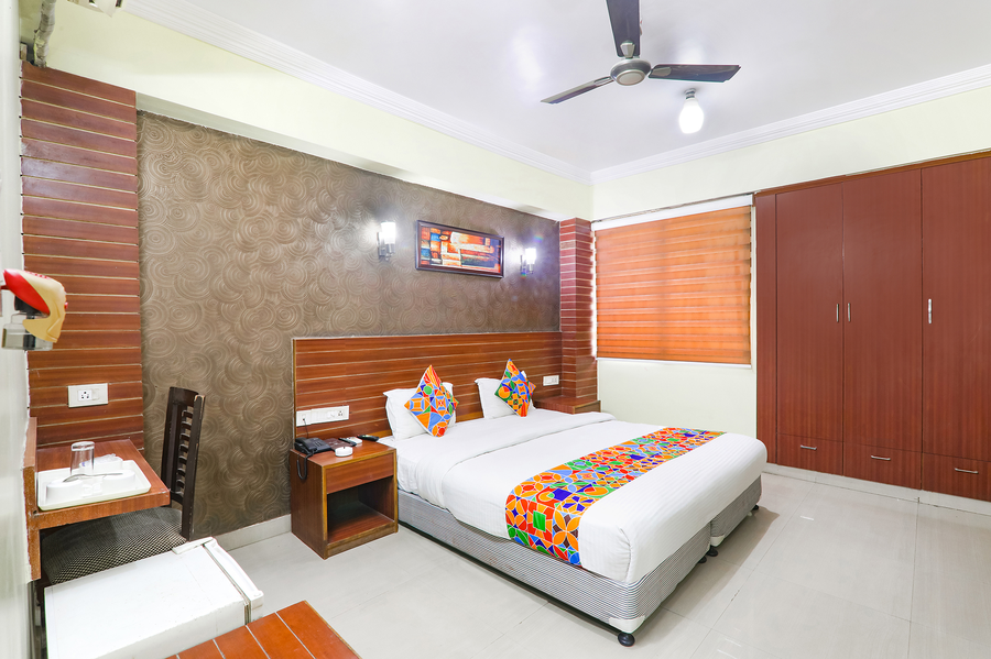 fabhotel royal ville