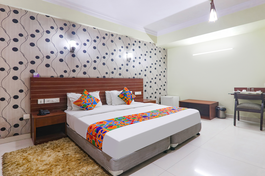 fabhotel royal ville