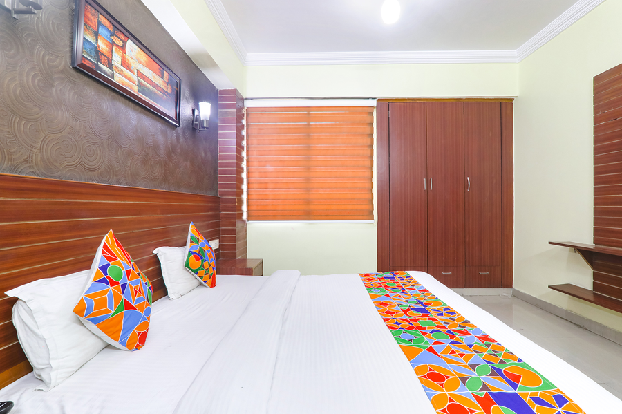 fabhotel royal ville