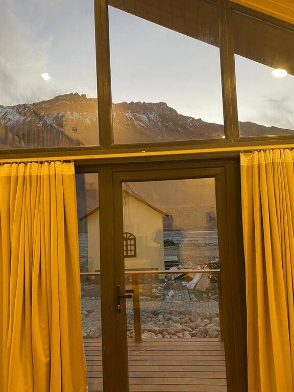 Yellow Hotels And Cottages,,3 star