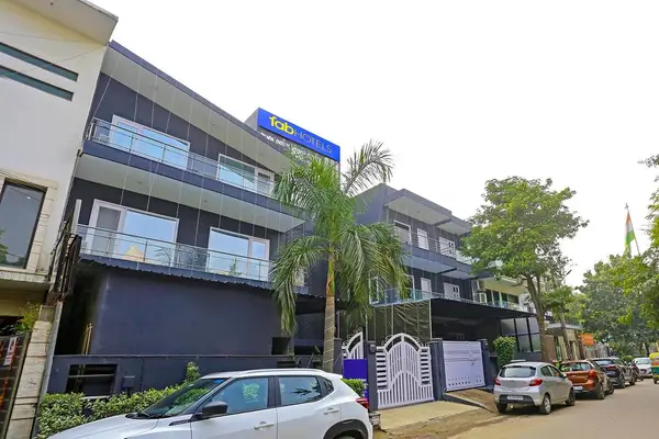 fabhotel the runner