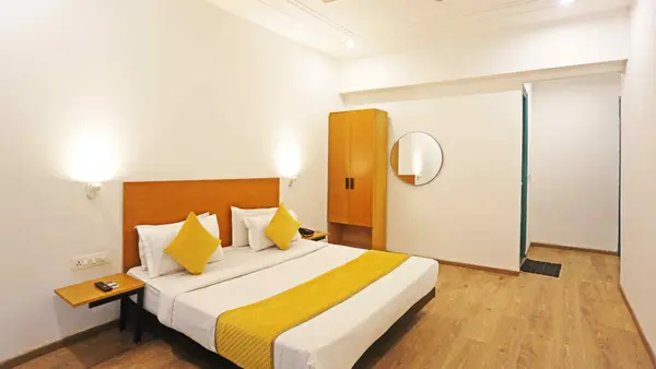 fabhotel the runner