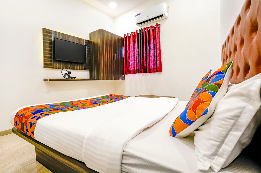Fabexpress Green View,Kalyan West,3 star